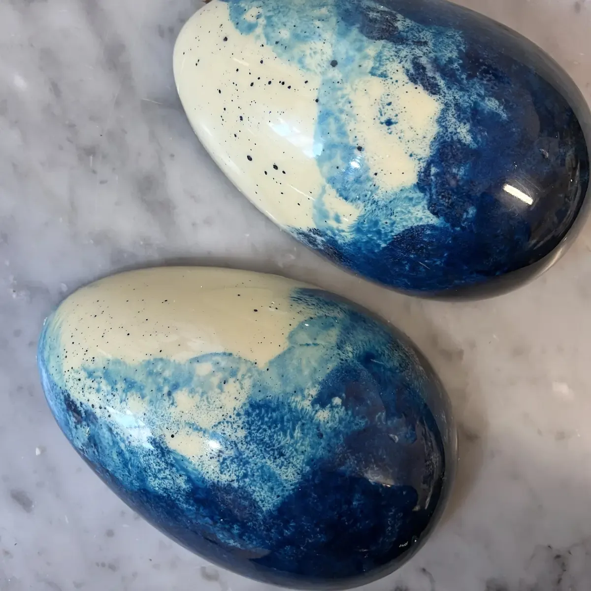 Croccante Bianco Easter egg — white chocolate with colourful decorations
